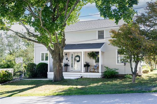 11 Maniton Dr, Portsmouth, RI, 02871-2814 | Card Image