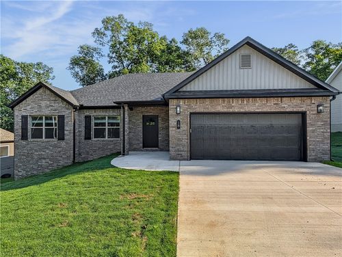 18 Greenodd Dr, Bella Vista, AR, 72714-4342 | Card Image