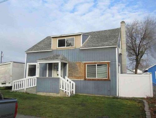 1036 W Hermiston Ave, Hermiston, OR, 97838-1531 | Card Image