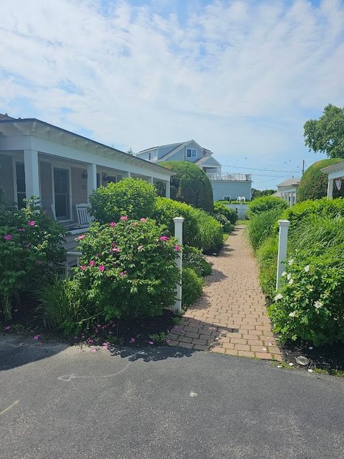225 Purgatory Rd, Middletown, RI, 02842-6036 | Card Image