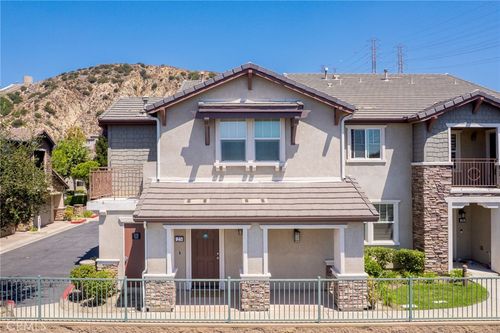 25-16739 Nicklaus Dr, Sylmar, CA, 91342 | Card Image