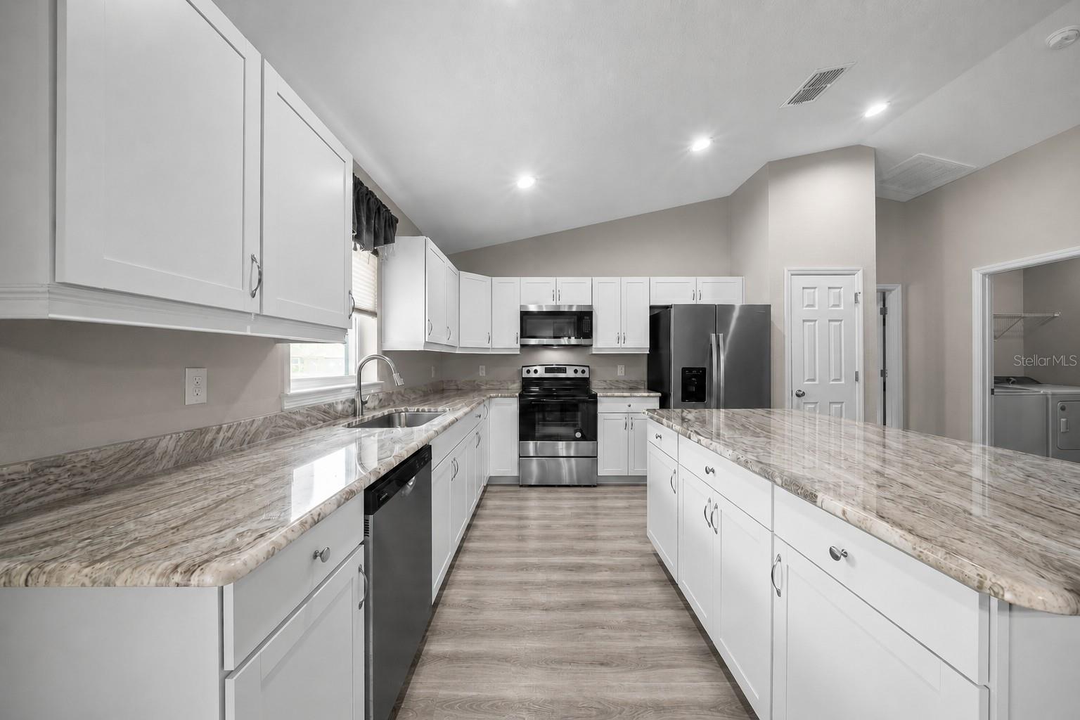Residential in DUNNELLON 3