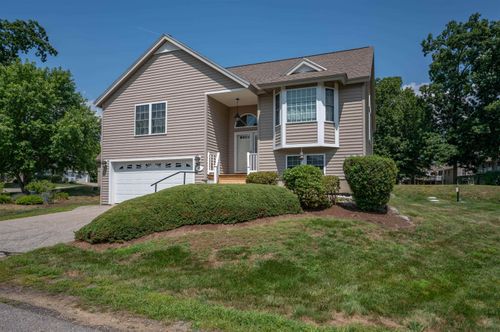 6 Country Ln, East Kingston, NH, 03827-2075 | Card Image