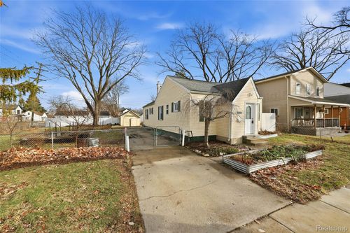 2146 Martin Rd, Ferndale, MI, 48220-3004 | Card Image