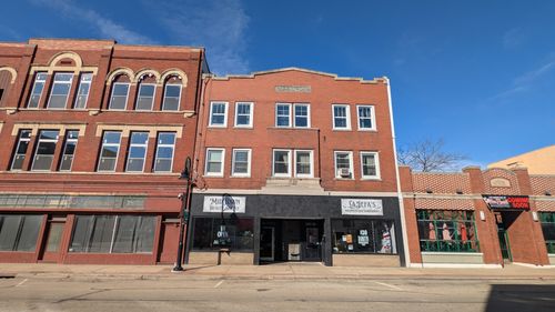 221 7th St, Rockford, IL, 61104-1208 | Card Image