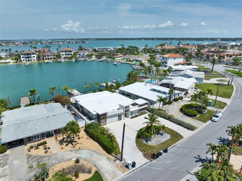 25 Dolphin Dr, TREASURE ISLAND, FL, 33706-3113 | Card Image