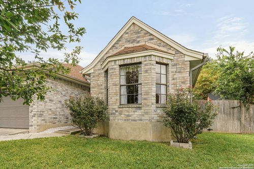 7702 Brunning Ct, Live Oak, TX, 78233-2643 | Card Image