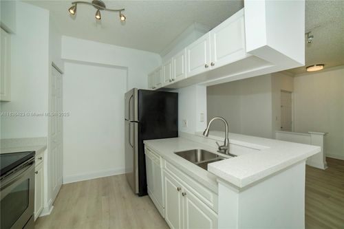 apt-3101-17125 N Bay Rd, Sunny Isles Beach, FL, 33160-3448 | Card Image