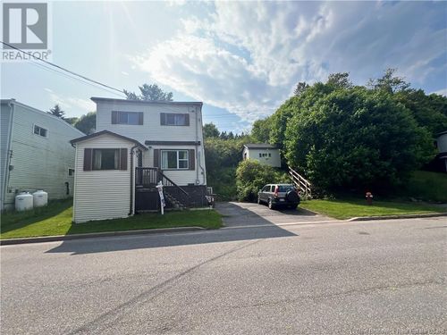 82 Spar Cove Rd, Saint John, NB, E2K1S1 | Card Image