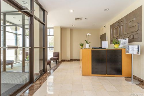 apt-104-100 New Roc City Plz, New Rochelle, NY, 10801-6536 | Card Image