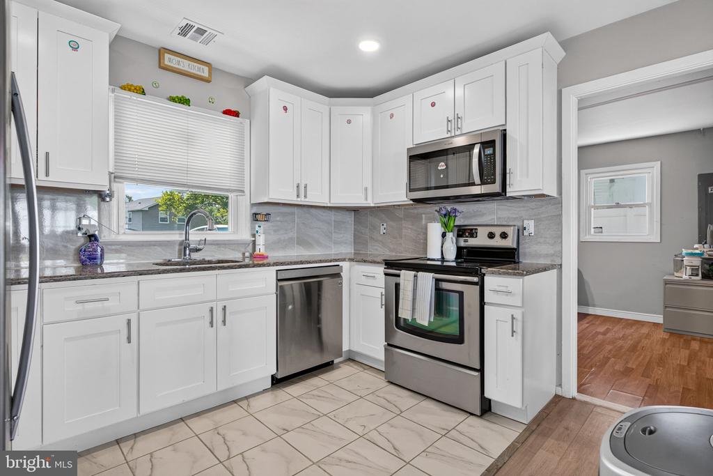 Residential in WILLINGBORO 5