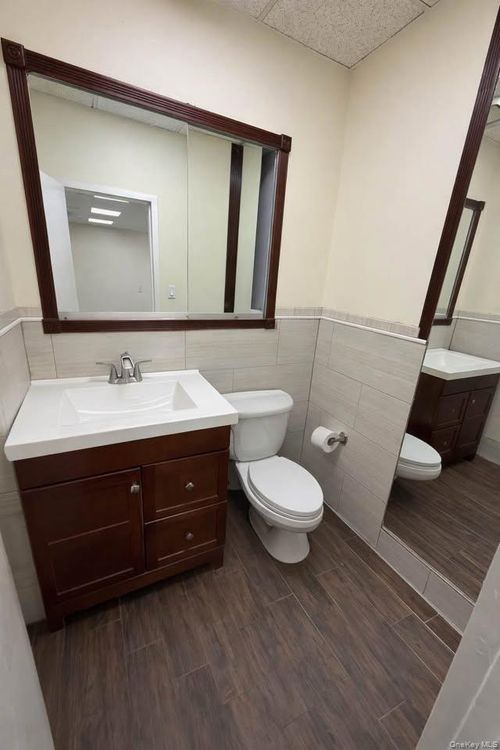 7909 Roosevelt Avenue, New York, NY, 11372 | Card Image