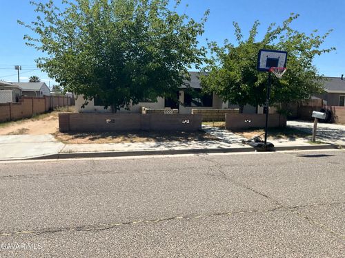 12591 Daisy St, Boron, CA, 93516-1623 | Card Image