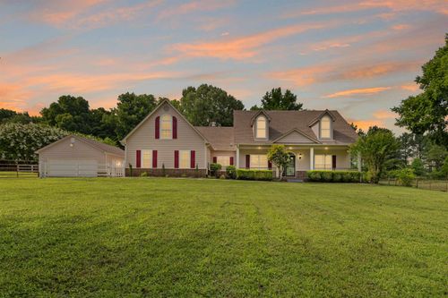 2440 Warren Rd, Oakland, TN, 38060-4216 | Card Image