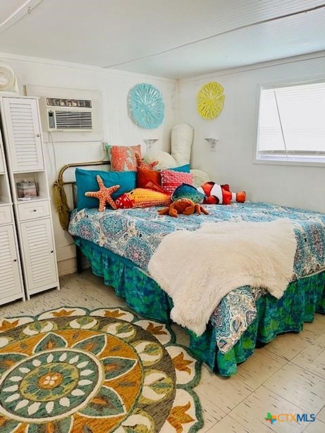310 N 10 Th St, House other with 5 bedrooms, 4 bathrooms and null parking in Port O Connor TX | Image 36