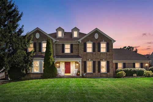 8218 Eagle Ridge Dr, West Chester, OH, 45069-1977 | Card Image