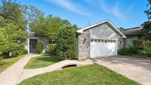 1506 Country Club Dr E, Warsaw, IN, 46580-5013 | Card Image