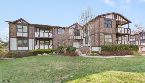 i-19 Heritage Dr, Chatham Twp, NJ, 07928-3212 | Card Image