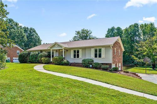 661 Drumheller Rd, Clemmons, NC, 27012-8536 | Card Image