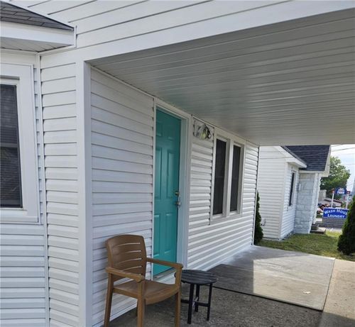 11601 E Us Highway 24, Independence, MO, 64054-1521 | Card Image