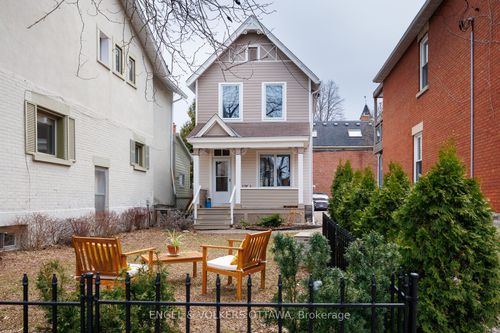 92 3rd Ave, Ottawa, ON, K1S2J8 | Card Image