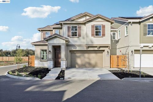121 Creek View Cir, Fairfield, CA, 94533-6758 | Card Image