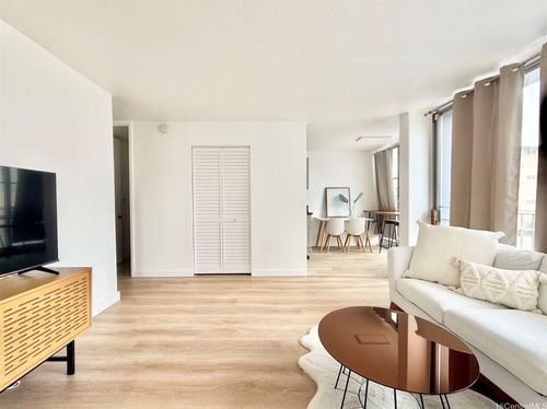 a204-1456 Thurston Ave, Honolulu, HI, 96822-3682 | Card Image