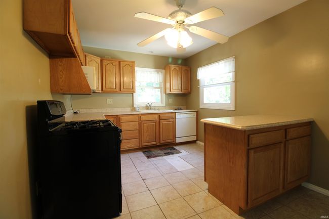 11 Water St, House other with 5 bedrooms, 2 bathrooms and null parking in Union Mills IN | Image 5