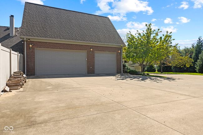 1675 Devonshire Dr, House other with 5 bedrooms, 5 bathrooms and null parking in Seymour IN | Image 24