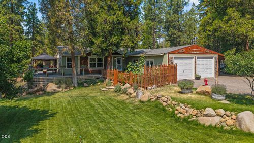 16904 Clover Creek Rd, Klamath Falls, OR, 97601-9266 | Card Image