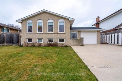 19 Carpenter Ave, House other with 4 bedrooms, 2 bathrooms and 4 parking in Stoney Creek ON | Image 2