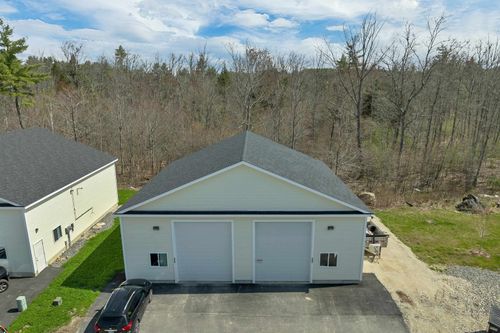 262/264 Isinglass Circle, Barrington, NH, 03825 | Card Image