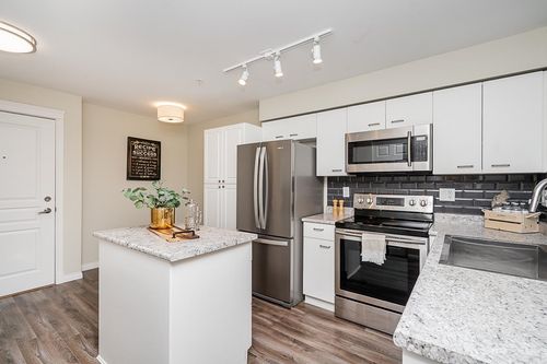 307-15210 Pacific Ave, White Rock, BC, V4B5L2 | Card Image