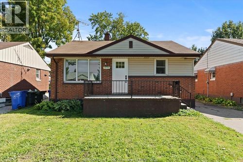 3859 Birch St, Windsor, ON, N9C1Z4 | Card Image