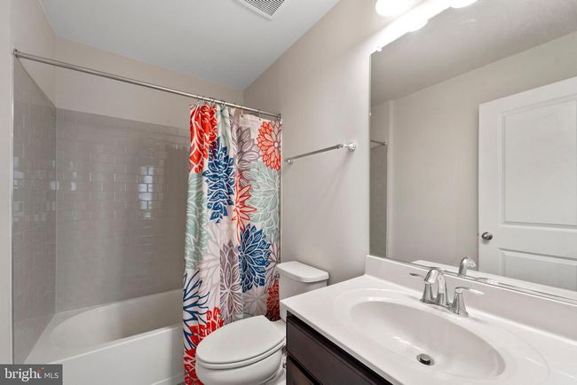 18216 Summit Pointe Dr, Townhouse with 3 bedrooms, 4 bathrooms and null parking in TRIANGLE VA | Image 19