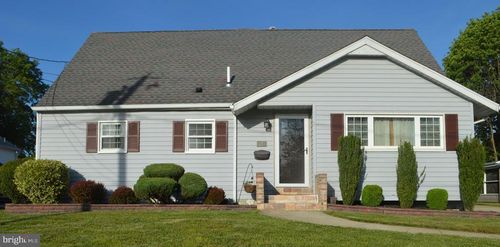 9 Jones Ave, PENNSVILLE, NJ, 08070-2342 | Card Image