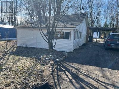 17 Victoria St, Home with 2 bedrooms, 1 bathrooms and null parking in Sault Ste. Marie ON | Image 1