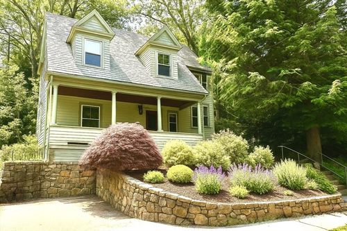 63 Hyde St, Newton, MA, 02461-1203 | Card Image