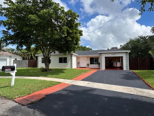 8306 Nw 74th Ter, Tamarac, FL, 33321-4853 | Card Image
