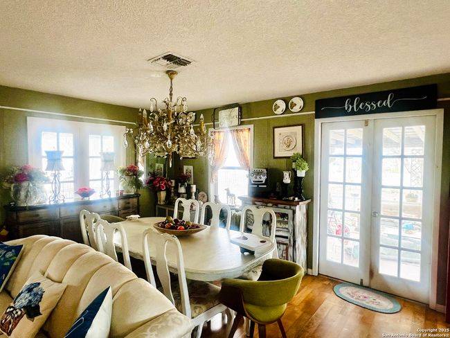 521 Cr 7713 #1, House other with 3 bedrooms, 1 bathrooms and null parking in Devine TX | Image 7