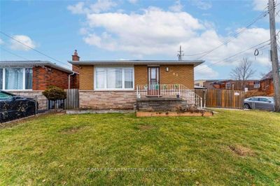 462 John St N, House other with 3 bedrooms, 2 bathrooms and 3 parking in Hamilton ON | Image 1