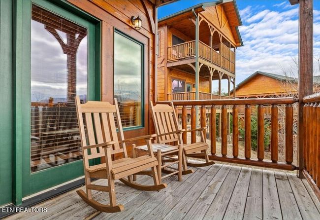 880 Great Smoky Way, House other with 4 bedrooms, 4 bathrooms and null parking in Gatlinburg TN | Image 31