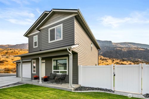 103 George Loop, Rock Island, WA, 98850-4503 | Card Image