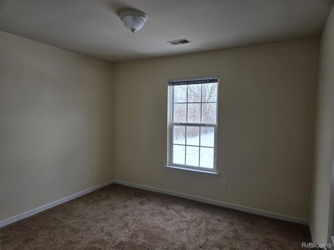 27341 Hidden Oaks Dr, Condo with 2 bedrooms, 2 bathrooms and null parking in BROWNSTOWN TWP MI | Image 7