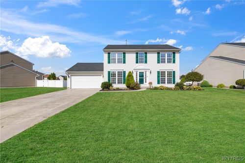 2466 King Fisher Ln, Niagara Falls, NY, 14304-4678 | Card Image