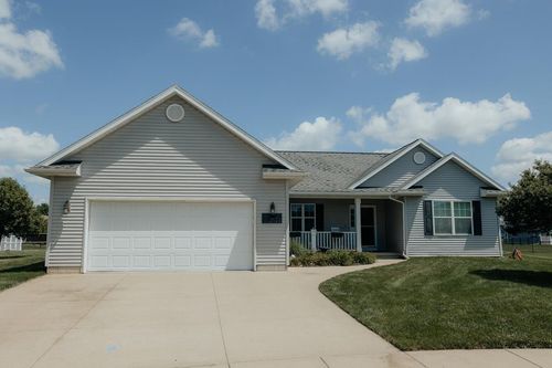 2526 Hickory Cir, Fort Dodge, IA, 50501-8806 | Card Image