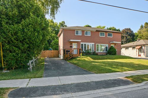 15 Glass Dr, Aurora, ON, L4G2E5 | Card Image