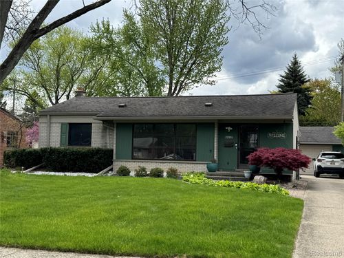 22901 Warner St, Farmington, MI, 48336-3974 | Card Image
