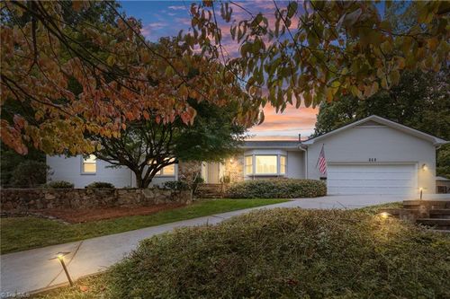 213 Mistletoe Dr, Greensboro, NC, 27403-1428 | Card Image