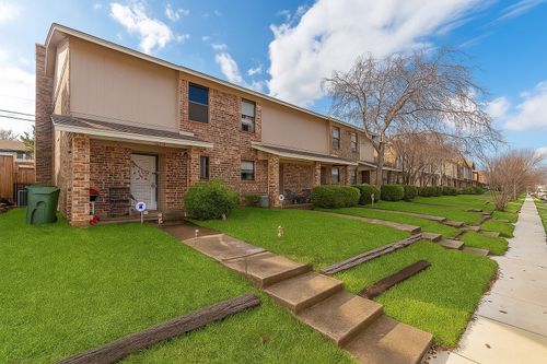 1026-1024 Southmoor Dr, Arlington, TX, 76010-5883 | Card Image